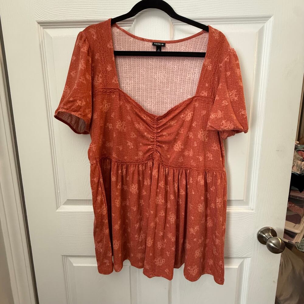 TORRID Plus Size Blouse 2 Floral Ribbed V-Neck Cream Orange
